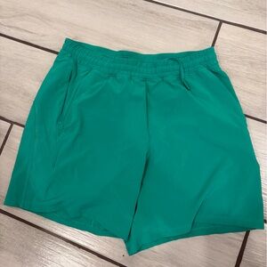 Lululemon Athletica Pace Breaker 7” Green/Teal Shorts Linerless